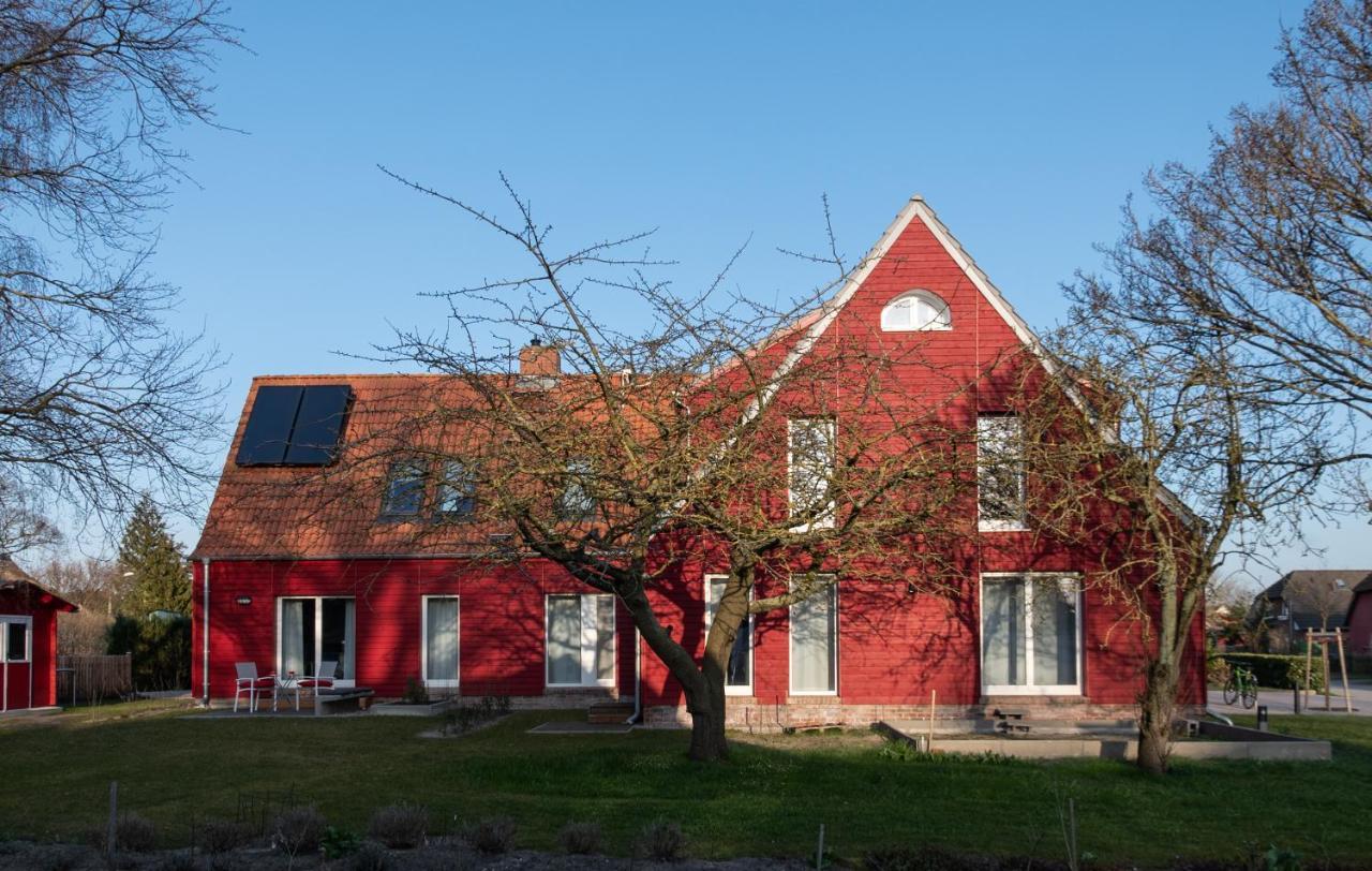Ferienwohnung Rote Kate บอร์น ภายนอก รูปภาพ